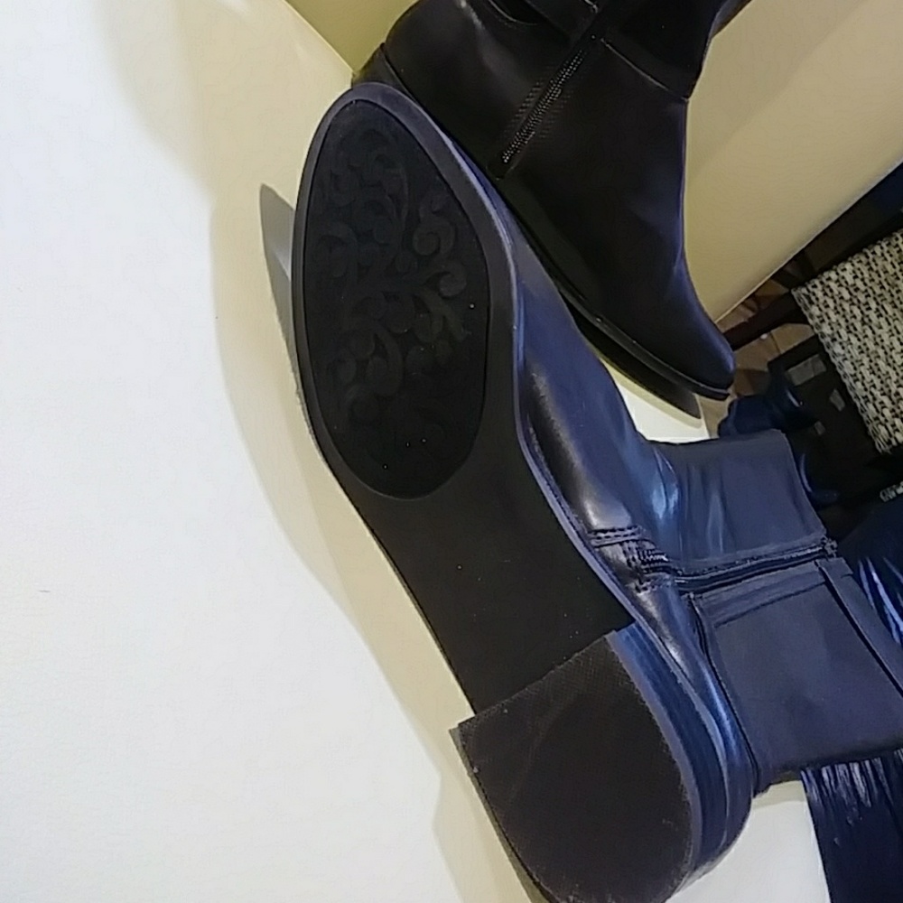Cute boot - Picture 3 of 3